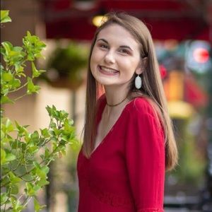 Meet your Posher, Maddie